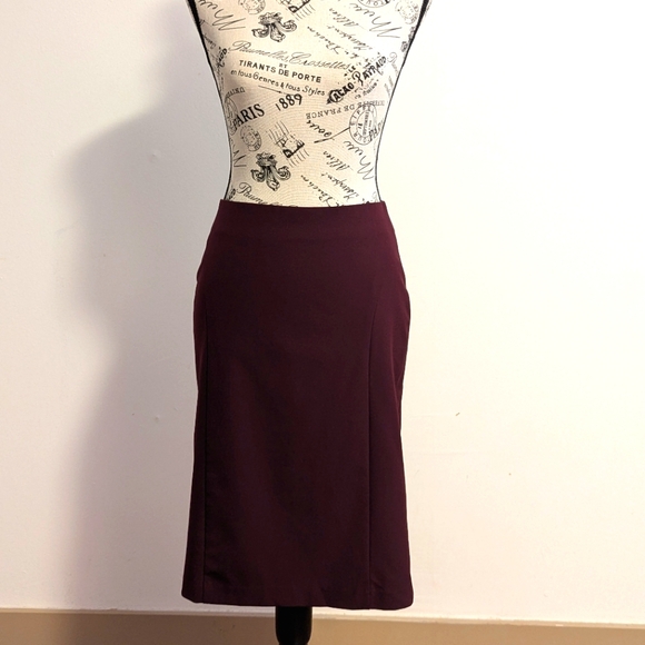 Tristan| NWOT Burgundy Midi Skirt - Picture 1 of 10